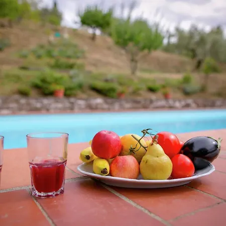 Idyllic In With Swimming Pool קורטונה