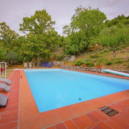 Idyllic In With Swimming Pool וילה